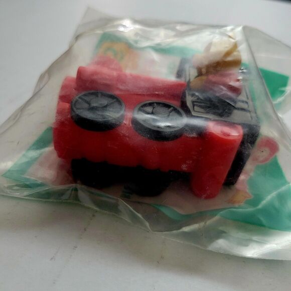 Vtg 1994 McDonalds Happy Meal Disneyland Winnie The Pooh Big Thunder Railroad #6 - Picture 4 of 5